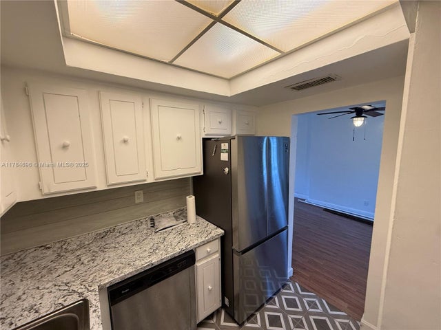 4 of 19 - 1535 Se 15th St 202, Fort Lauderdale, FL