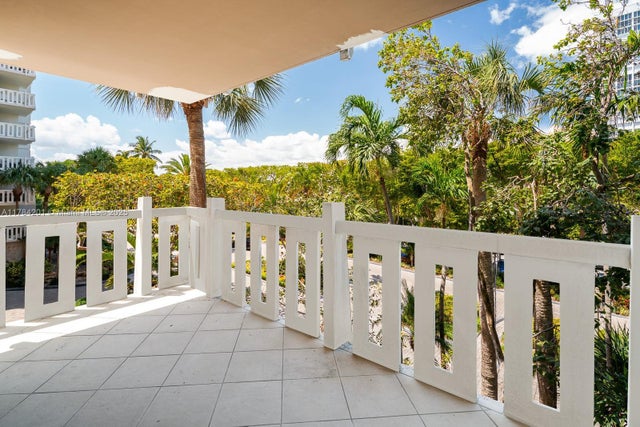 4 of 28 - 1121 Crandon Blvd F206, Key Biscayne, FL