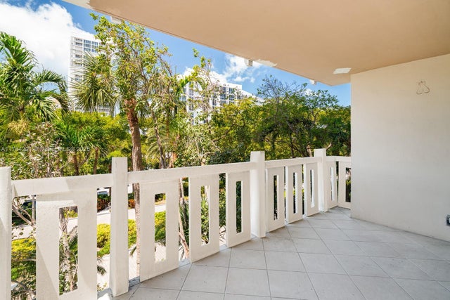 5 of 28 - 1121 Crandon Blvd F206, Key Biscayne, FL
