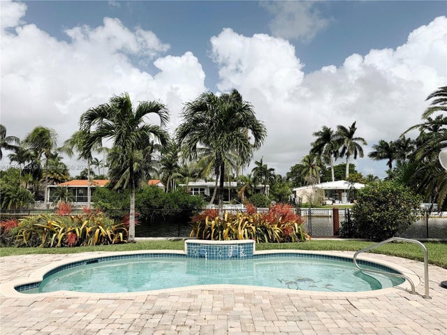 1 of 33 - 1163 Johnson St, Hollywood, FL