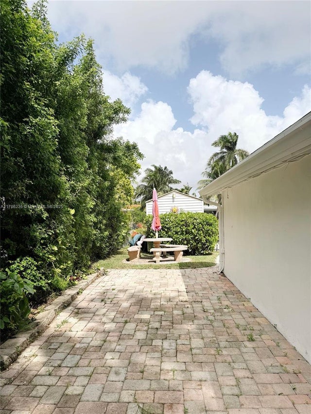 2 of 33 - 1163 Johnson St, Hollywood, FL