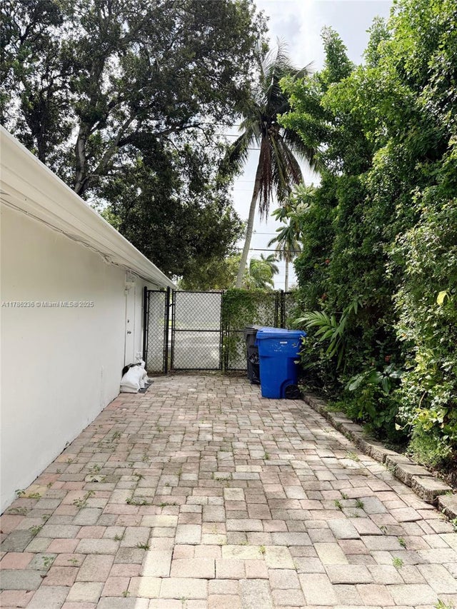3 of 33 - 1163 Johnson St, Hollywood, FL