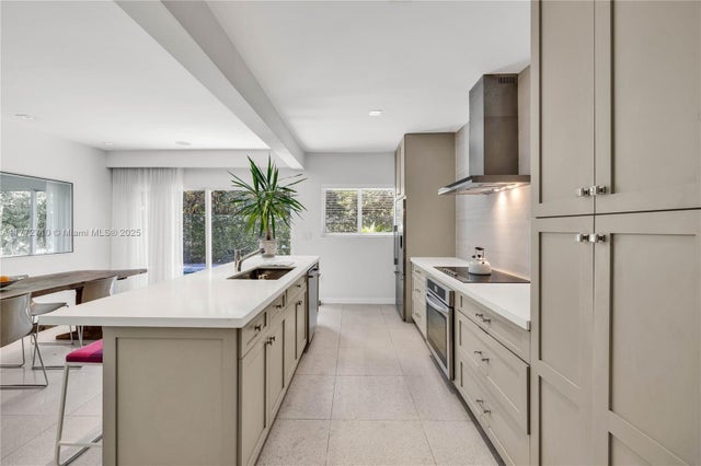 4 of 26 - 420 Ne 87 St, El Portal, FL
