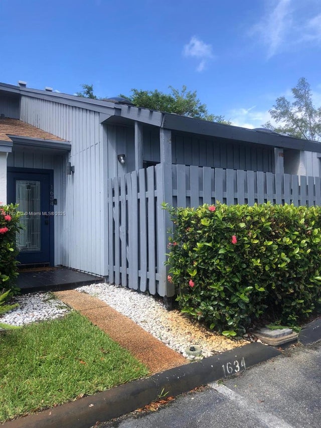 2 of 33 - 1634 N 15th Terrace, Hollywood, FL