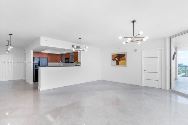 5 of 15 - 16699 Collins Ave 3107, Sunny Isles Beach, FL