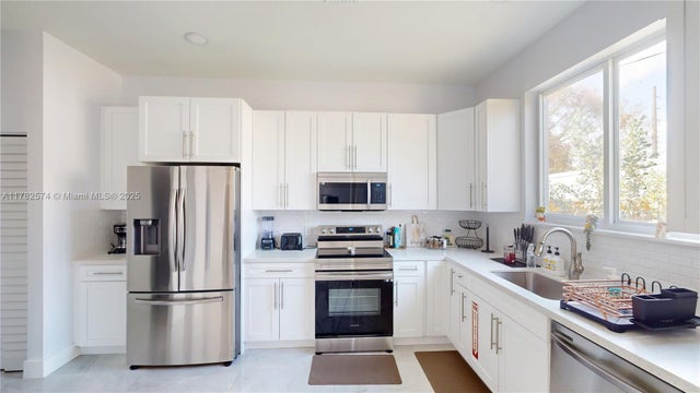 5 of 22 - 1505 Sw 27th Ct, Fort Lauderdale, FL