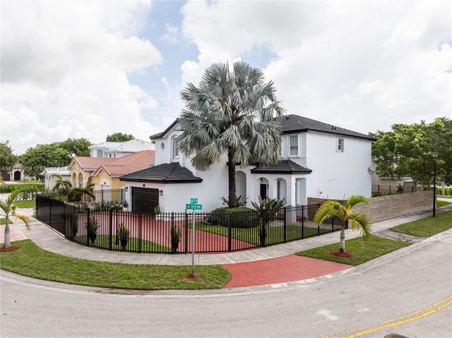 2 of 37 - 1733 Sw 151st Pl, Miami, FL