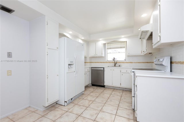 4 of 36 - 2750 Ne 183rd St 511, Aventura, FL