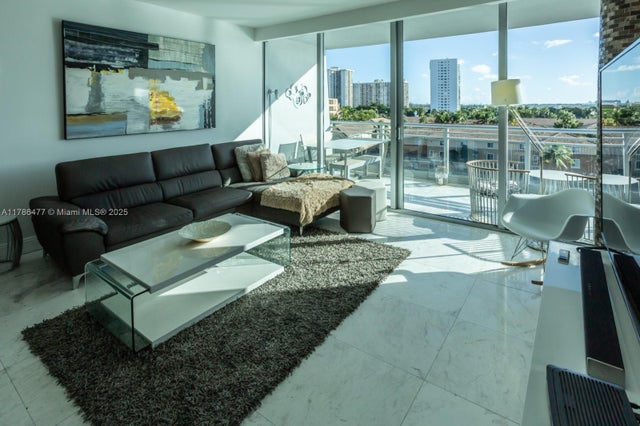 2 of 27 - 2950 Ne 188th St 401, Aventura, FL