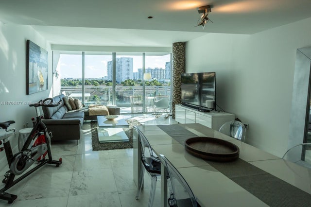3 of 27 - 2950 Ne 188th St 401, Aventura, FL