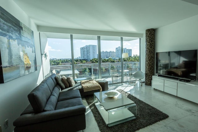 5 of 27 - 2950 Ne 188th St 401, Aventura, FL