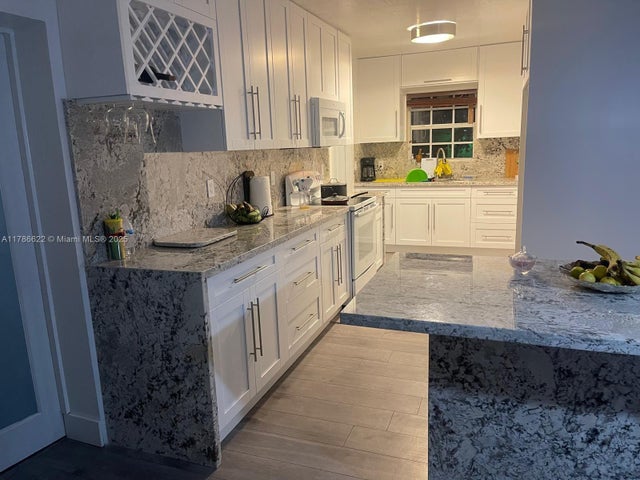 1 of 3 - 3103 Nw 157th St, Miami Gardens, FL