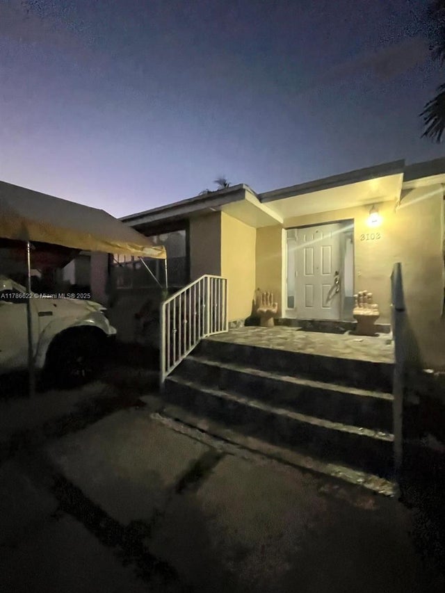 3 of 3 - 3103 Nw 157th St, Miami Gardens, FL