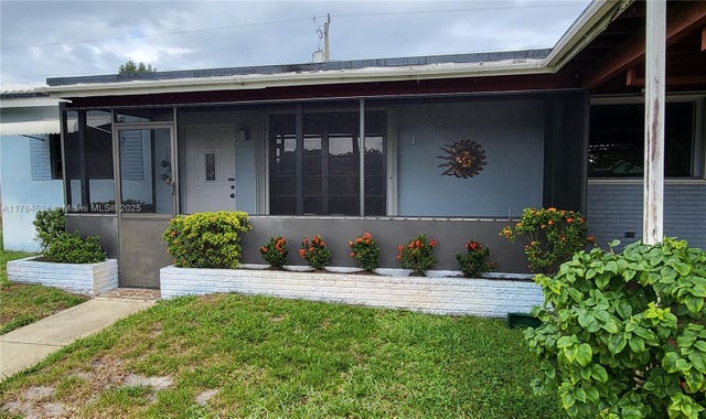 2 of 41 - 521 N 70th Way, Hollywood, FL