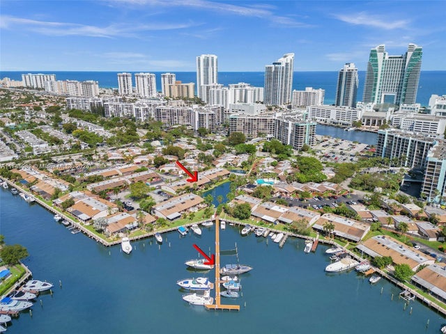 1 of 43 - 2667 S Parkview Dr, Hallandale Beach, FL