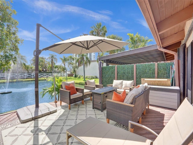 3 of 43 - 2667 S Parkview Dr, Hallandale Beach, FL