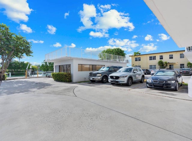 4 of 35 - 130 S Shore Dr 2f, Miami Beach, FL