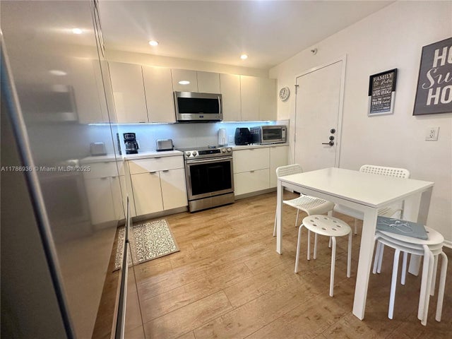 3 of 31 - 575 Crandon Blvd 707, Key Biscayne, FL