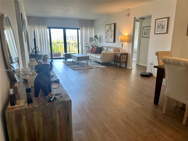 5 of 31 - 575 Crandon Blvd 707, Key Biscayne, FL