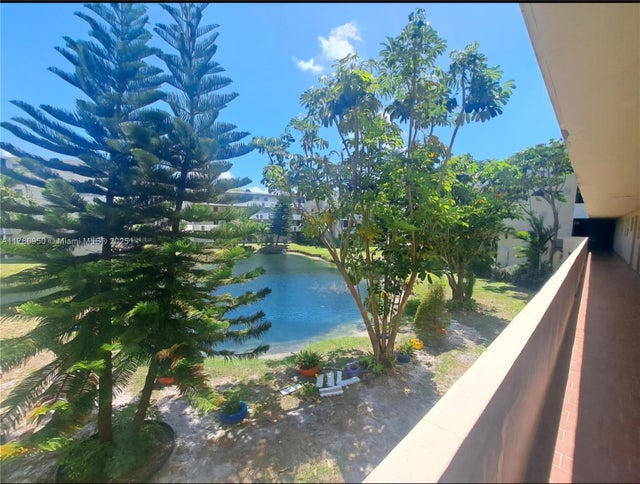 4 of 14 - 1660 Ne 191st St 213-1, Miami, FL