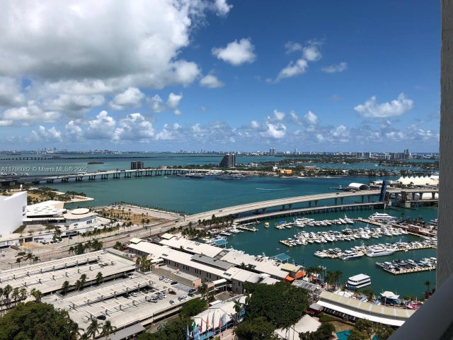 1 of 20 - 244 Biscayne Blvd 3004, Miami, FL