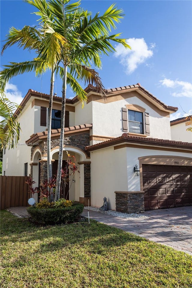 2 of 33 - 10013 Nw 89th Ter, Doral, FL