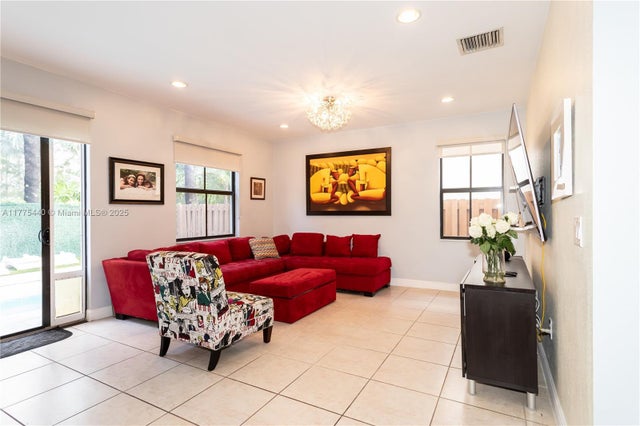 4 of 33 - 10013 Nw 89th Ter, Doral, FL