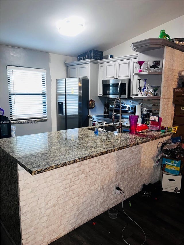 1 of 20 - 4335 Nw 4th Ave, Deerfield Beach, FL