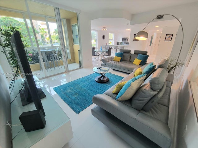 3 of 36 - 90 Alton Rd 1-th, Miami Beach, FL
