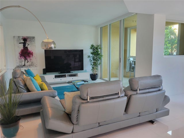 4 of 36 - 90 Alton Rd 1-th, Miami Beach, FL
