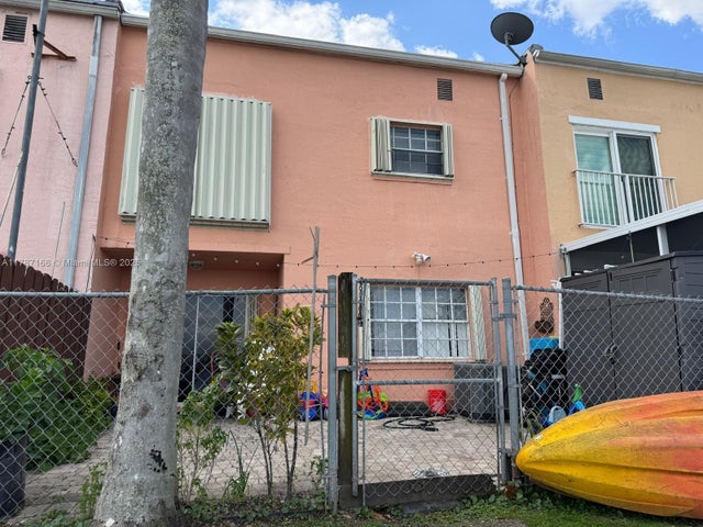 5 of 22 - 12355 Nw 7th Ln, Miami, FL