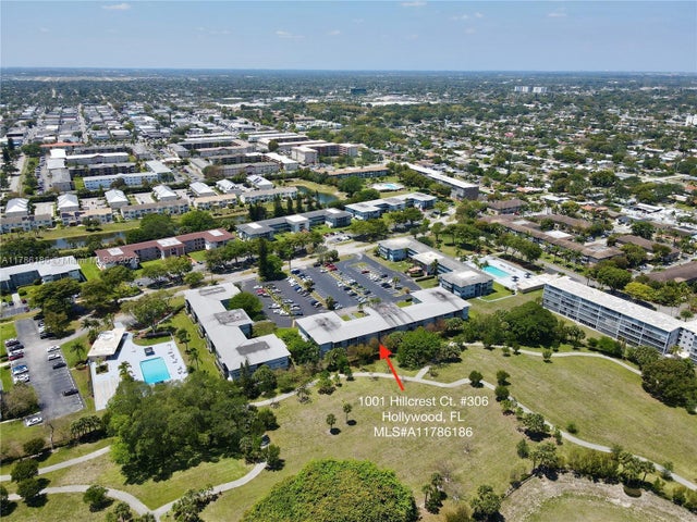 2 of 37 - 1001 Hillcrest Ct 306, Hollywood, FL