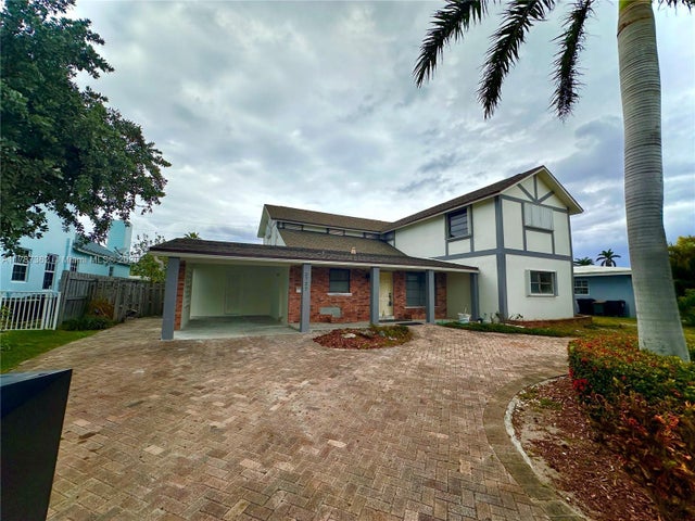 2 of 4 - 2727 Ne 31st Ct, Lighthouse Point, FL
