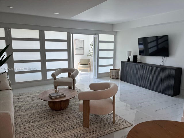 2 of 27 - 2301 Collins Ave 628, Miami Beach, FL