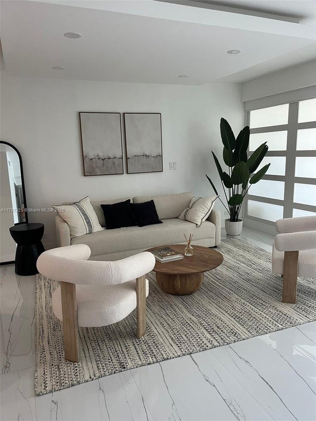 3 of 27 - 2301 Collins Ave 628, Miami Beach, FL