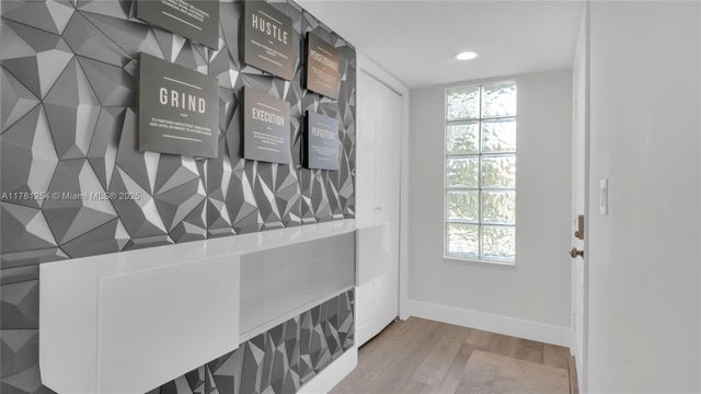 3 of 23 - 327 Lakeview Dr 203, Weston, FL