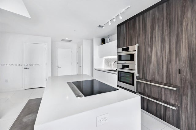3 of 29 - 851 Ne 1 Ave 1202, Miami, FL