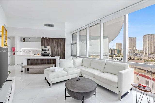 5 of 29 - 851 Ne 1 Ave 1202, Miami, FL