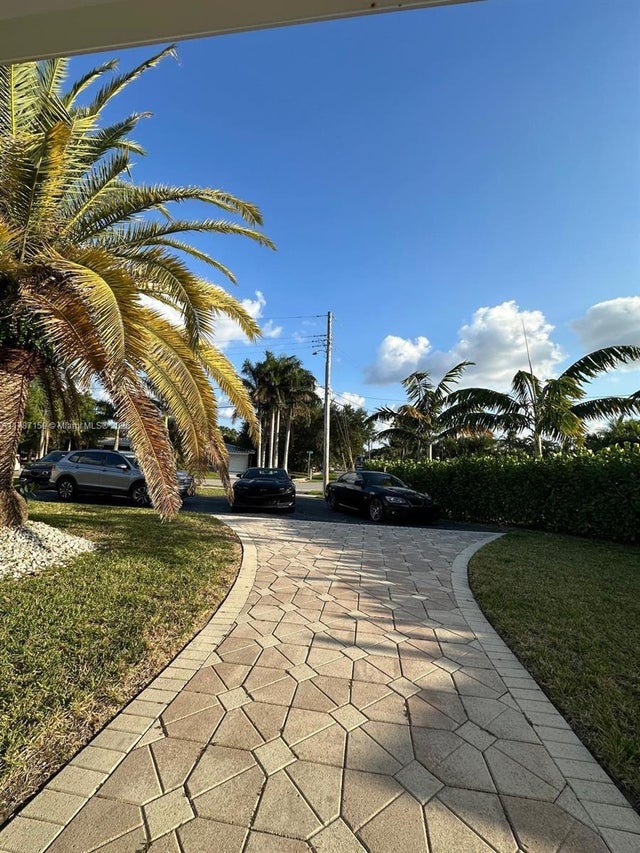 3 of 34 - 2501 Ne 50th St, Lighthouse Point, FL