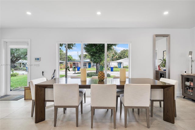 5 of 42 - 1718 N Victoria Park Rd, Fort Lauderdale, FL