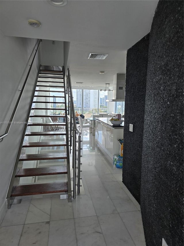 5 of 65 - 2950 Ne 188th St 501, Aventura, FL