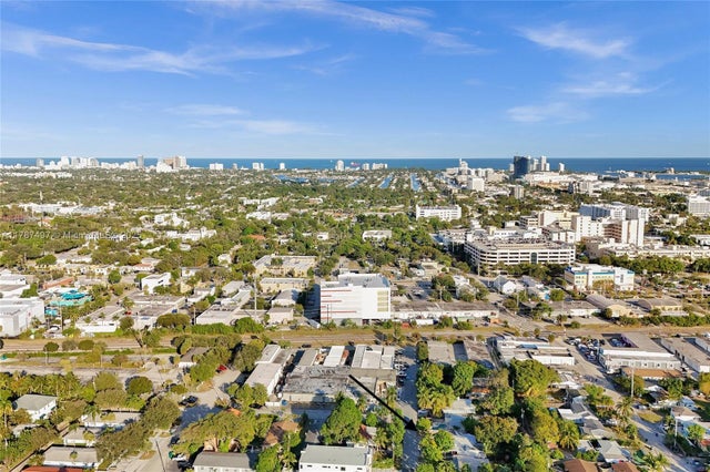 2 of 39 - 218 Sw 14th Ct, Fort Lauderdale, FL