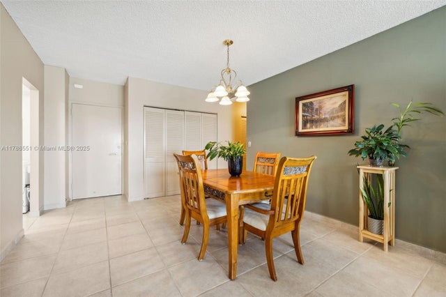 4 of 18 - 300 Bayview Dr 1214, Sunny Isles Beach, FL