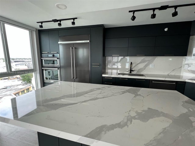 2 of 33 - 1688 West Ave 901, Miami Beach, FL