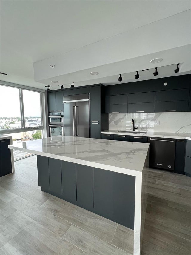 3 of 33 - 1688 West Ave 901, Miami Beach, FL
