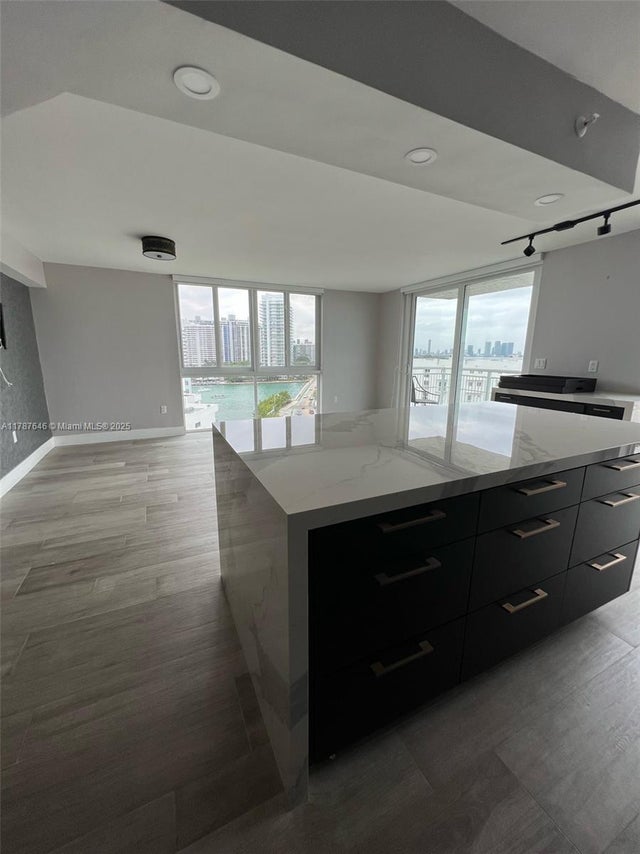 5 of 33 - 1688 West Ave 901, Miami Beach, FL