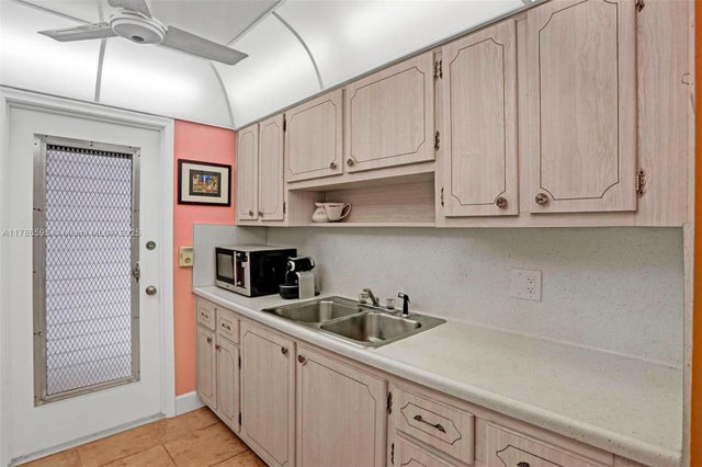 5 of 21 - 2500 Ne 9th St 111, Fort Lauderdale, FL