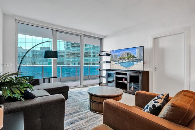 1 of 27 - 200 Biscayne Boulevard Way 3211, Miami, FL