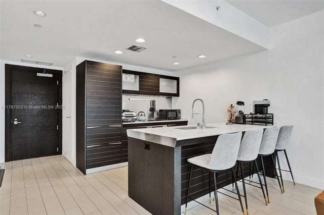5 of 27 - 200 Biscayne Boulevard Way 3211, Miami, FL