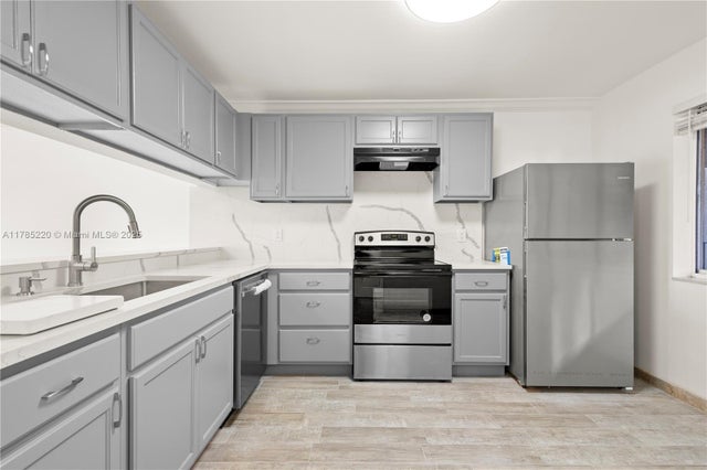 2 of 27 - 8020 Hampton Blvd 304, North Lauderdale, FL